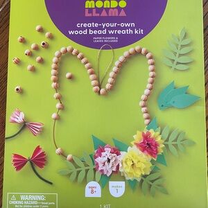 Mondo Llama Wood Bead Wreath Kit